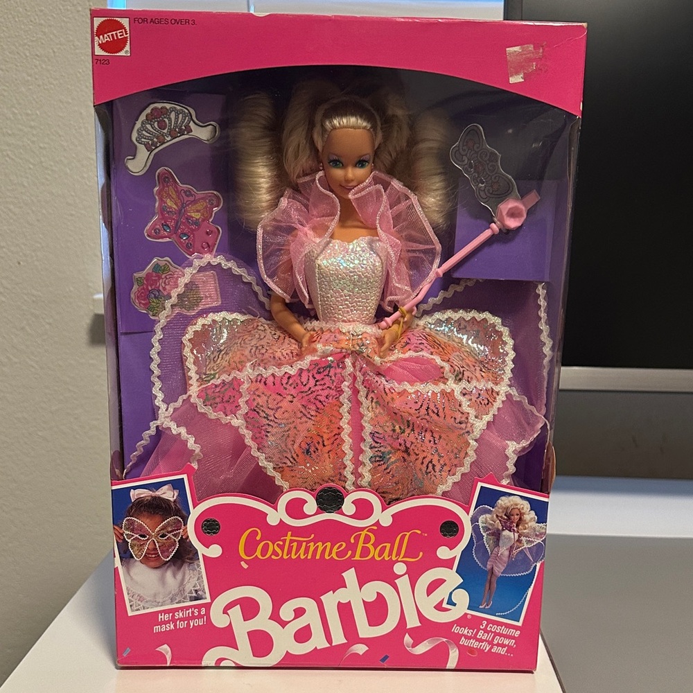 1990 Mattel Costume Ball Barbie Doll with wearable mask